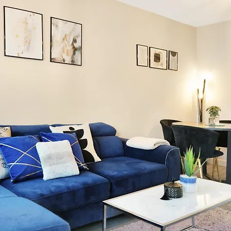 Cosy Corner In Aylesbury Near Stoke Mandeville Hospital & Town Centre With Private Parking Exterior photo
