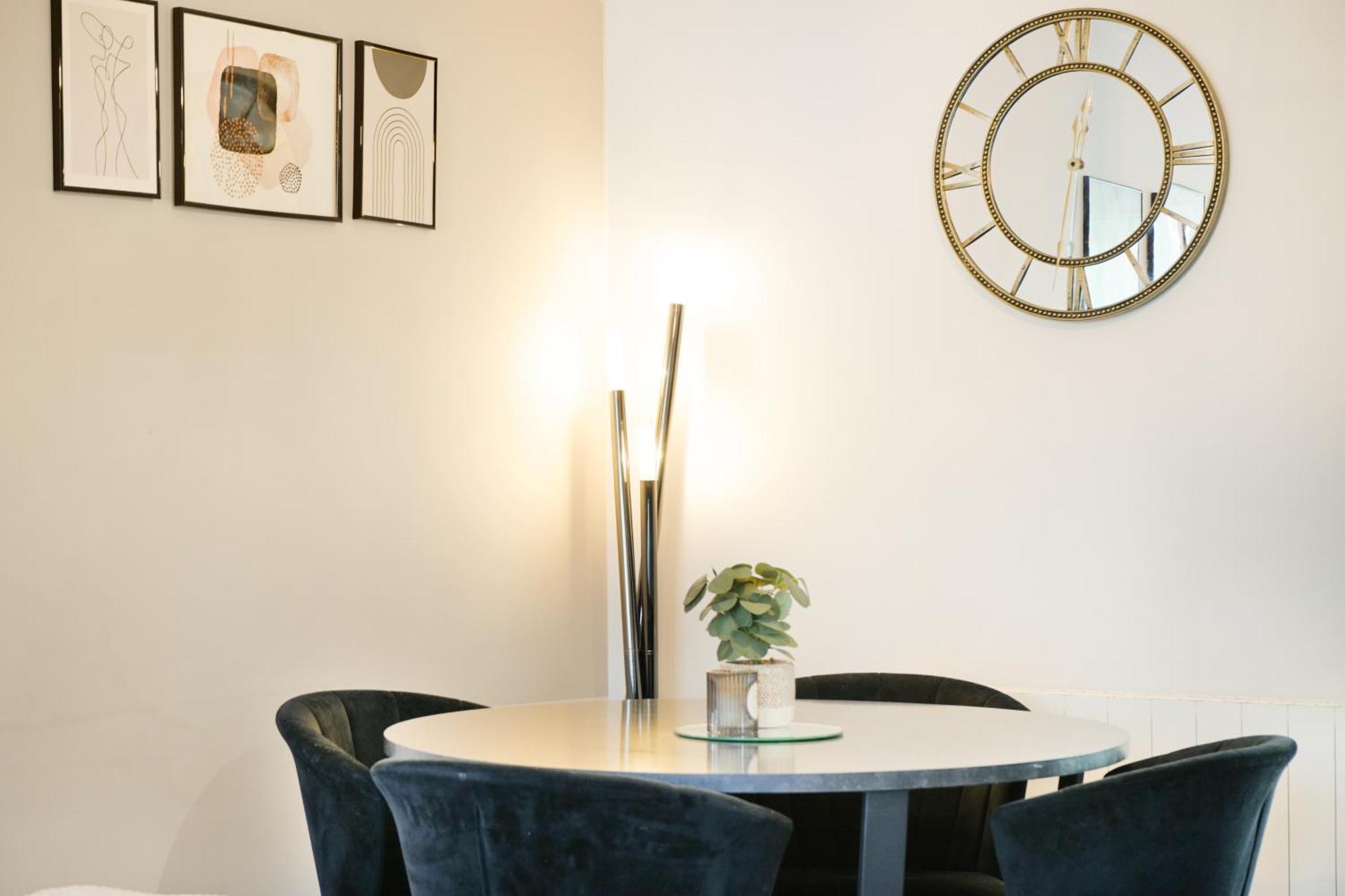 Holiday home Cosy Corner In Aylesbury Near Stoke Mandeville Hospital & Town Centre With Private Parking Aylesbury (Buckinghamshire)