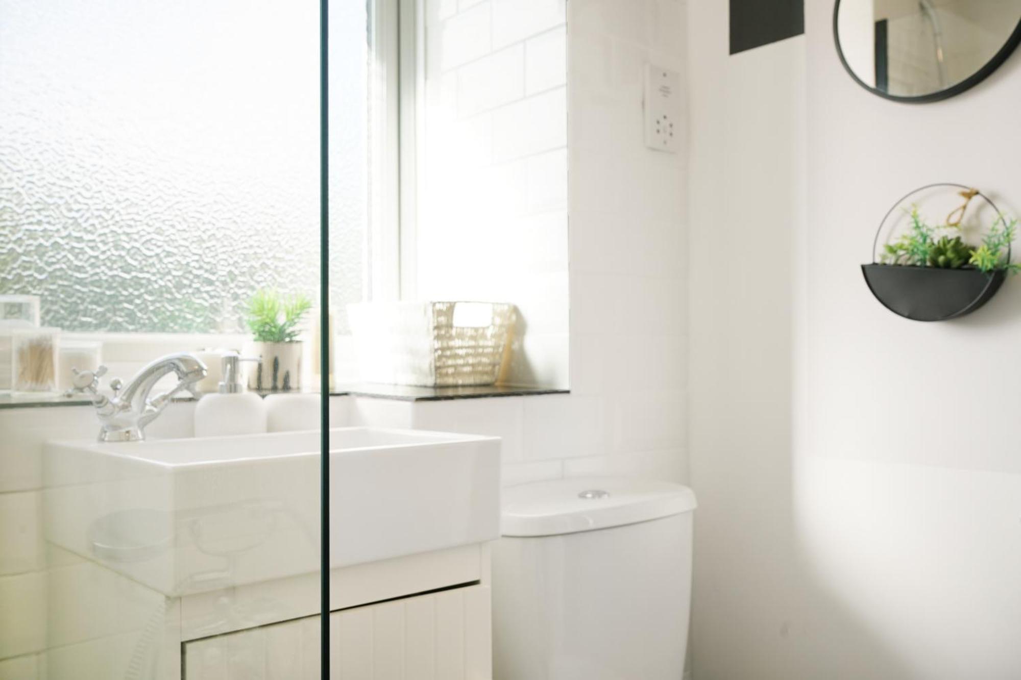 Cosy Corner In Aylesbury Near Stoke Mandeville Hospital & Town Centre With Private Parking Aylesbury (Buckinghamshire)